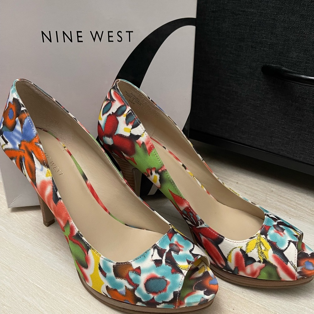 Nine West Heels Size:9.5